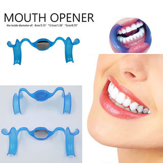 Cheek retractor